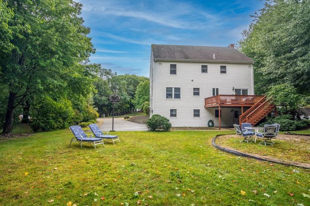 8 Otter Pond Road, Lynnfield, MA 01940