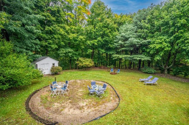 8 Otter Pond Road, Lynnfield, MA 01940