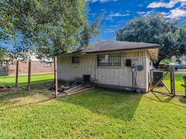 11115 Burningbush Lane, Houston, TX 77016