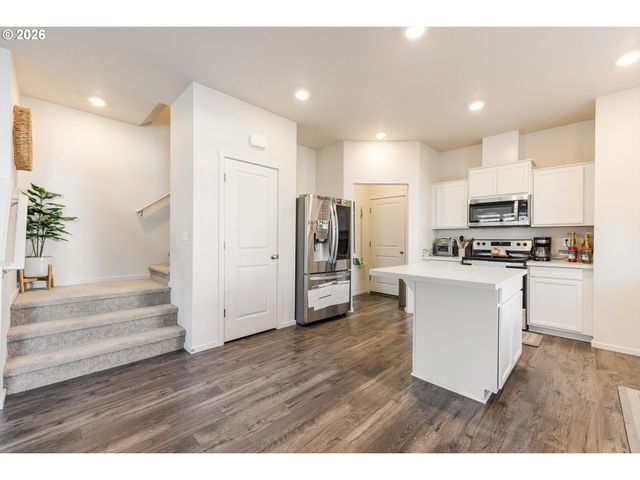 7049 Ne 4TH Ct, Vancouver, WA 98665