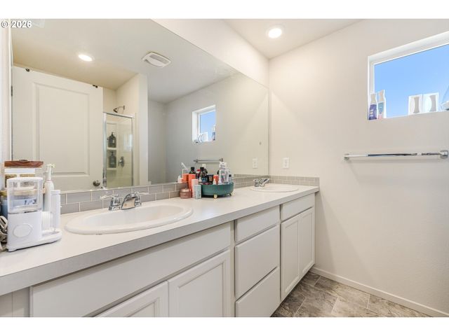 7049 Ne 4TH Ct, Vancouver, WA 98665