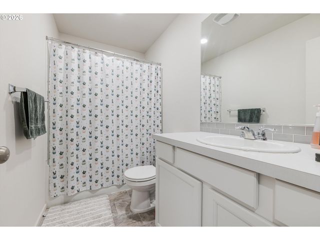 7049 Ne 4TH Ct, Vancouver, WA 98665