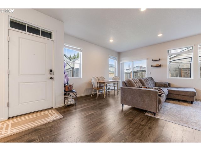 7049 Ne 4TH Ct, Vancouver, WA 98665