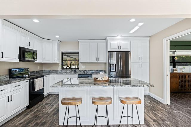 2700 49TH STREET N, St Petersburg, FL 33710