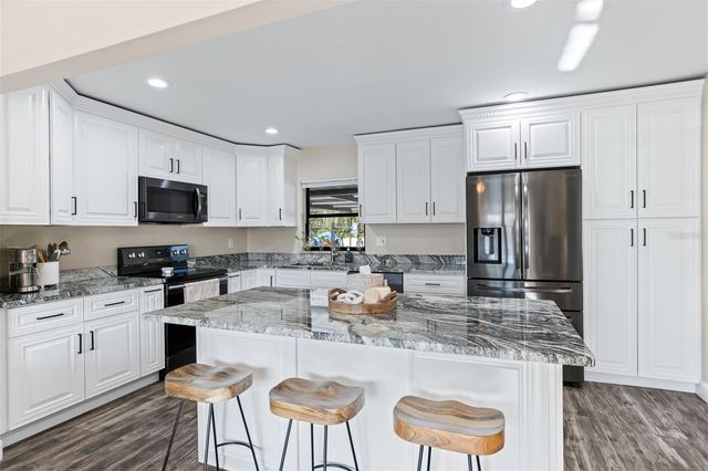 2700 49TH STREET N, St Petersburg, FL 33710