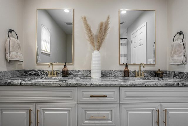 2700 49TH STREET N, St Petersburg, FL 33710