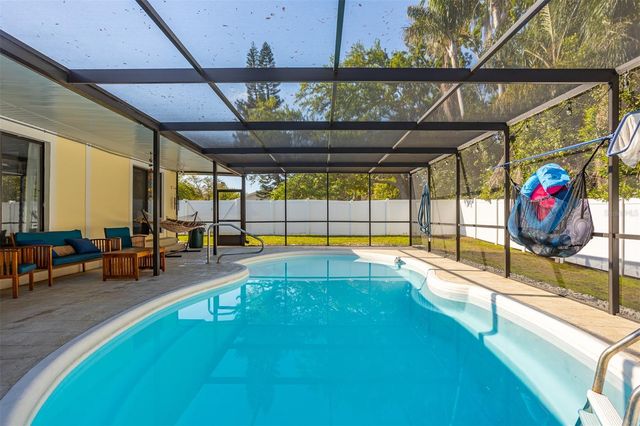 2700 49TH STREET N, St Petersburg, FL 33710