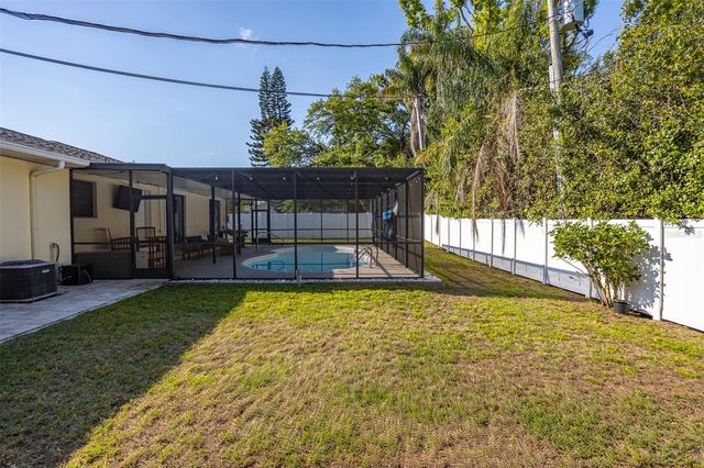 2700 49TH STREET N, St Petersburg, FL 33710