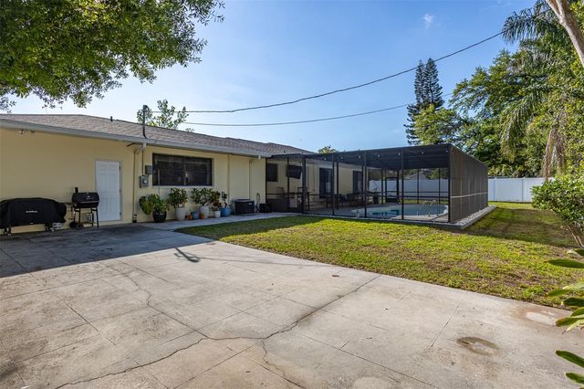 2700 49TH STREET N, St Petersburg, FL 33710