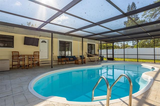 2700 49TH STREET N, St Petersburg, FL 33710