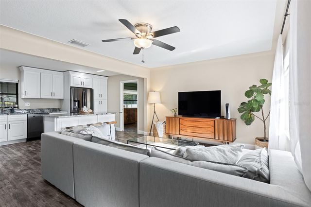 2700 49TH STREET N, St Petersburg, FL 33710