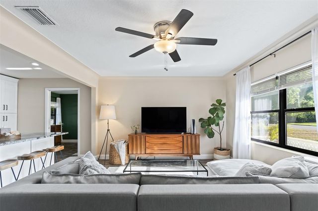 2700 49TH STREET N, St Petersburg, FL 33710