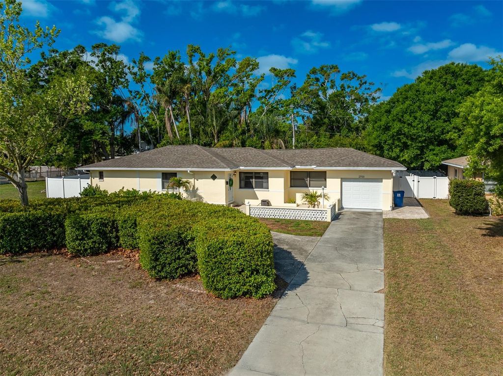 2700 49TH STREET N, St Petersburg, FL 33710