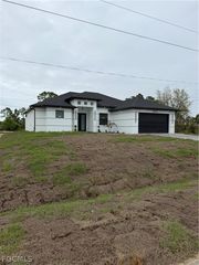 985 Gleason ST, Lehigh Acres, FL 33974
