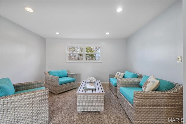 8 Dogwood Lane, Hillsboro, MO 63050