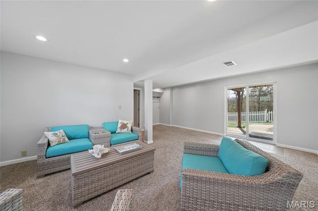 8 Dogwood Lane, Hillsboro, MO 63050