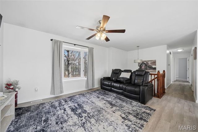 8 Dogwood Lane, Hillsboro, MO 63050