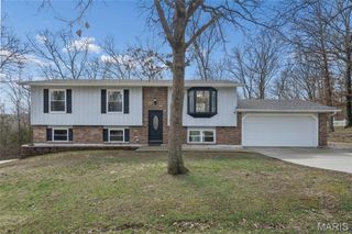 8 Dogwood Lane, Hillsboro, MO 63050
