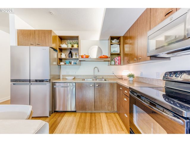 3970 N INTERSTATE Ave 307, Portland, OR 97227