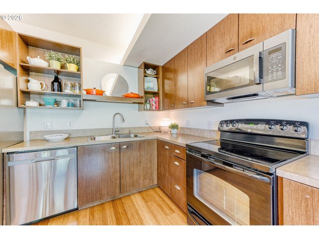 3970 N INTERSTATE Ave 307, Portland, OR 97227