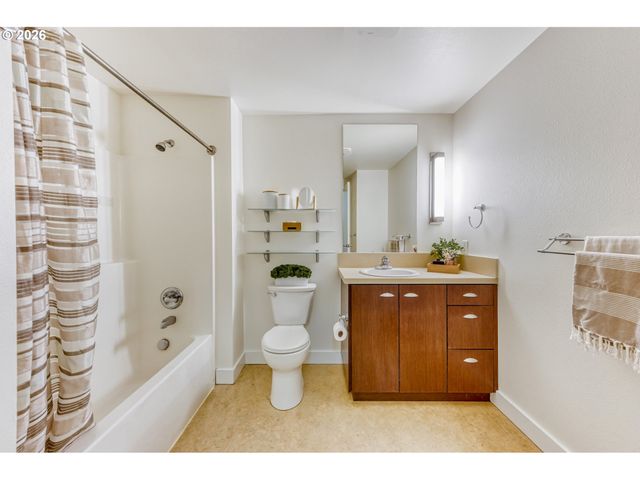 3970 N INTERSTATE Ave 307, Portland, OR 97227