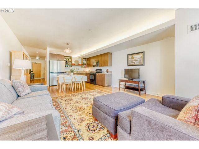 3970 N INTERSTATE Ave 307, Portland, OR 97227