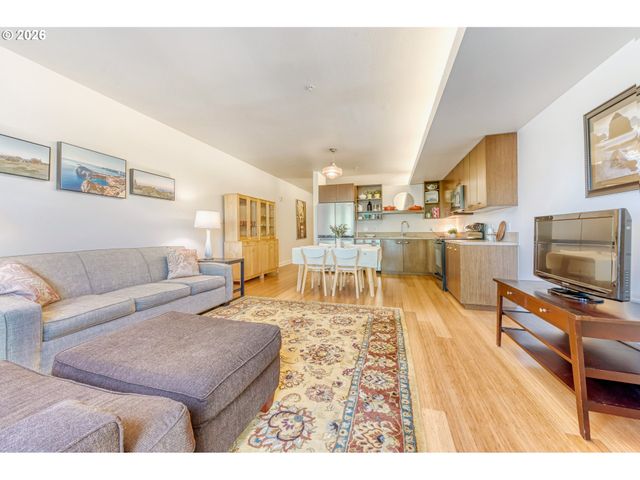 3970 N INTERSTATE Ave 307, Portland, OR 97227