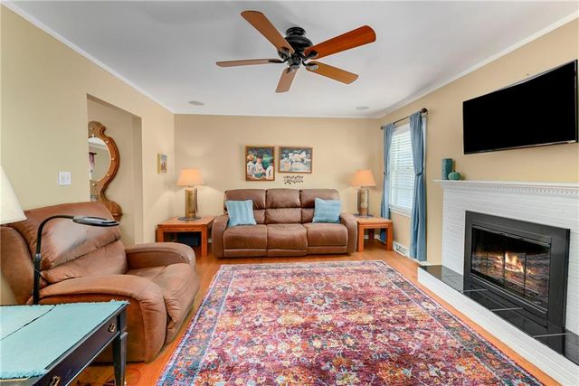 4201 W 98th Terrace, Overland Park, KS 66207