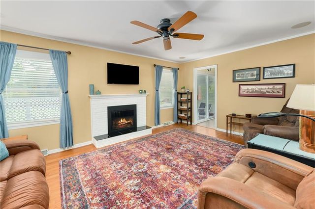 4201 W 98th Terrace, Overland Park, KS 66207