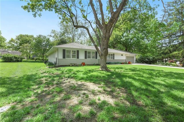 4201 W 98th Terrace, Overland Park, KS 66207