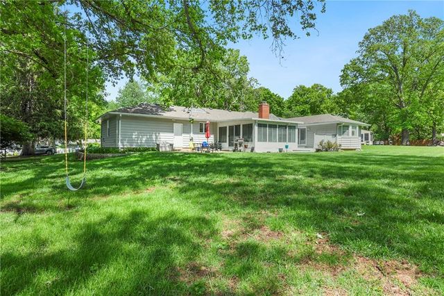 4201 W 98th Terrace, Overland Park, KS 66207