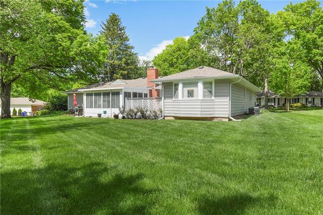 4201 W 98th Terrace, Overland Park, KS 66207