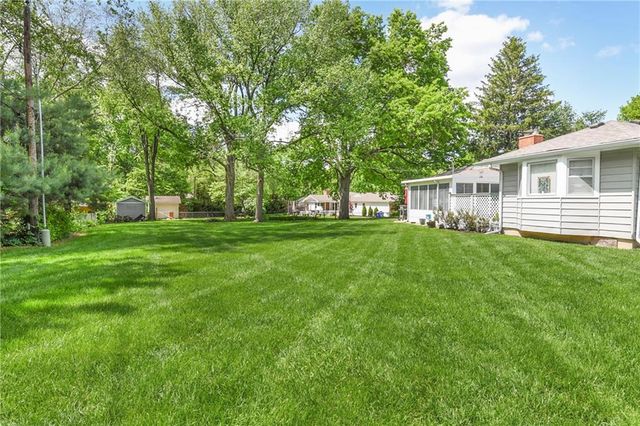 4201 W 98th Terrace, Overland Park, KS 66207