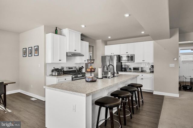 268 CORNWALL DR, Swedesboro, NJ 08085