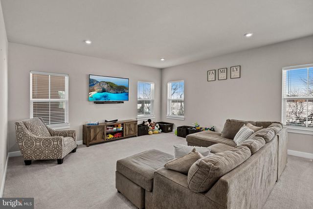 268 CORNWALL DR, Swedesboro, NJ 08085