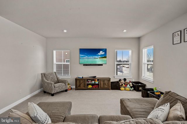 268 CORNWALL DR, Swedesboro, NJ 08085