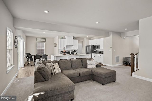 268 CORNWALL DR, Swedesboro, NJ 08085