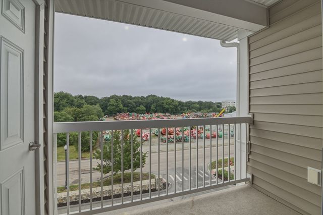 110 Trotter Rd 2401, Weymouth, MA 02190