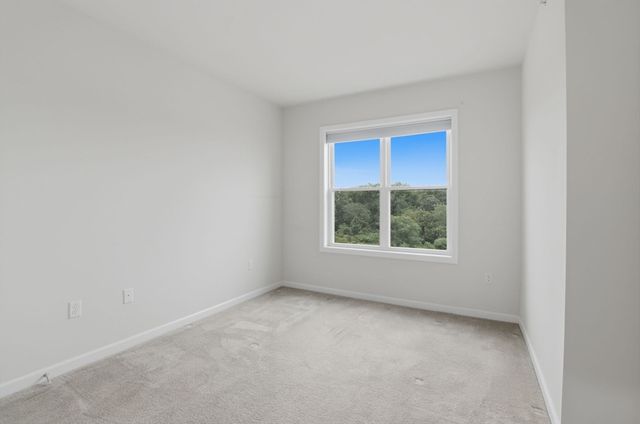 110 Trotter Rd 2401, Weymouth, MA 02190
