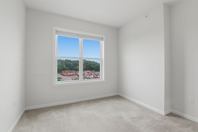 110 Trotter Rd 2401, Weymouth, MA 02190