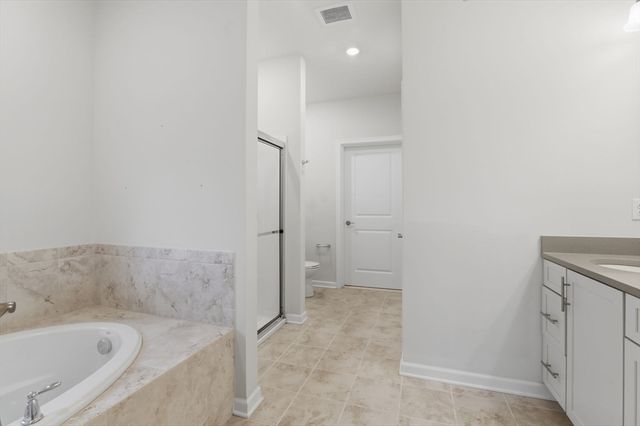 110 Trotter Rd 2401, Weymouth, MA 02190