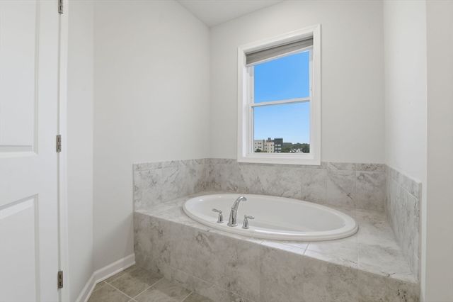 110 Trotter Rd 2401, Weymouth, MA 02190