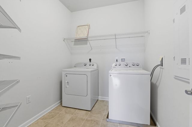 110 Trotter Rd 2401, Weymouth, MA 02190