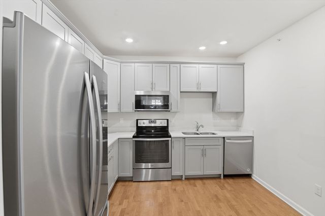 110 Trotter Rd 2401, Weymouth, MA 02190