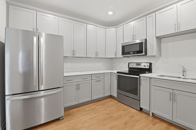 110 Trotter Rd 2401, Weymouth, MA 02190