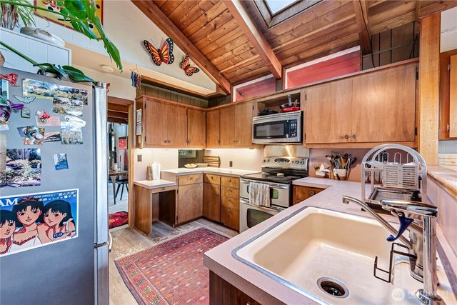 1106 46th Place, Seaview, WA 98644