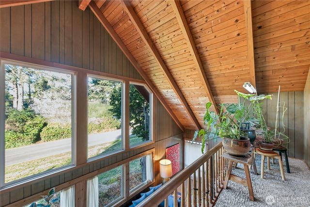 1106 46th Place, Seaview, WA 98644