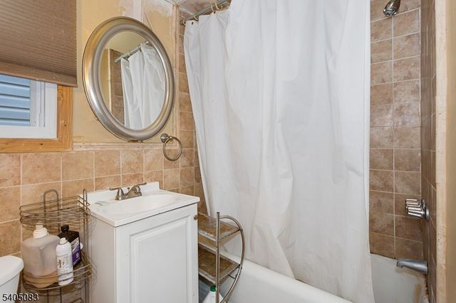 138 Nagle St, Paterson City, NJ 07501