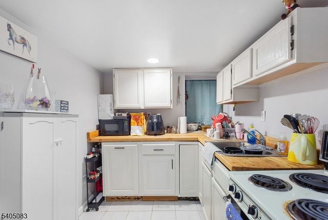 138 Nagle St, Paterson City, NJ 07501