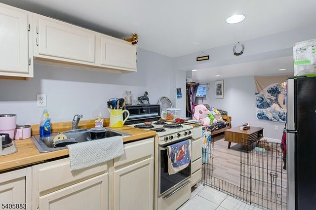 138 Nagle St, Paterson City, NJ 07501